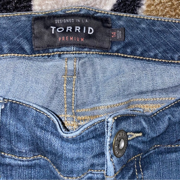 Torrid Premium ultra  Skinny Jeans in Blue Size 14 - Picture 2 of 4